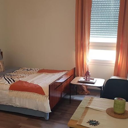 Apartamento Studio Orleans Theatre Exterior foto
